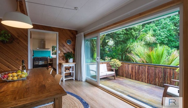 Hillcrest Bush Retreat (by Furnished Rentals)