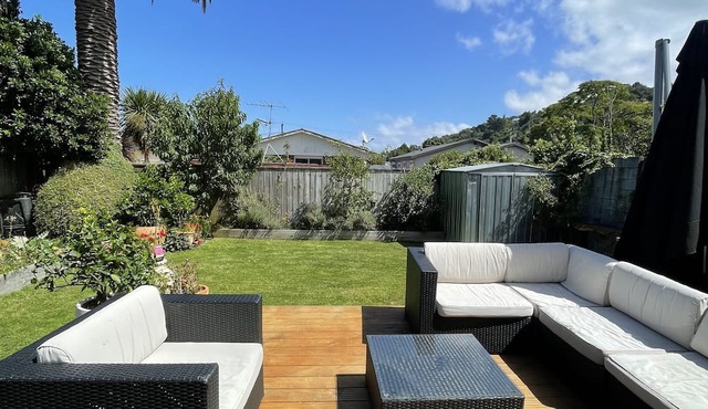 15 minutes from Wellington CBD! Spacious 3 bedroom home in Belmont. in Lower Hutt
