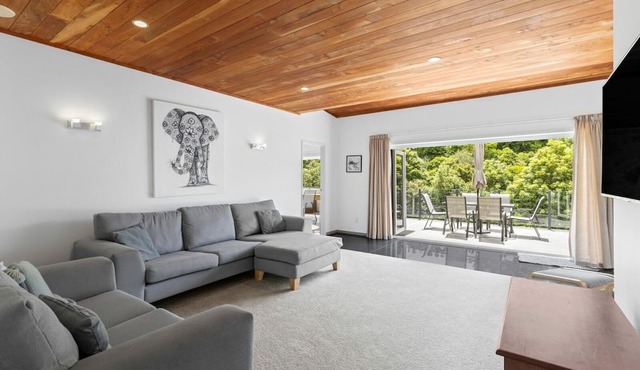 Bay Vista Retreat in Pohara