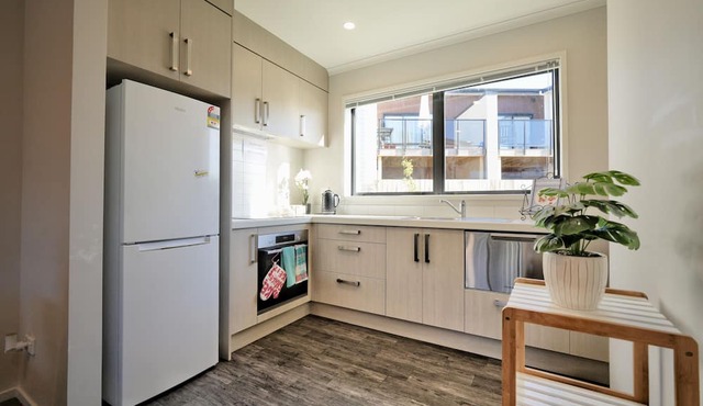 Two-bedroom House with Jacuzzi at Rototuna!