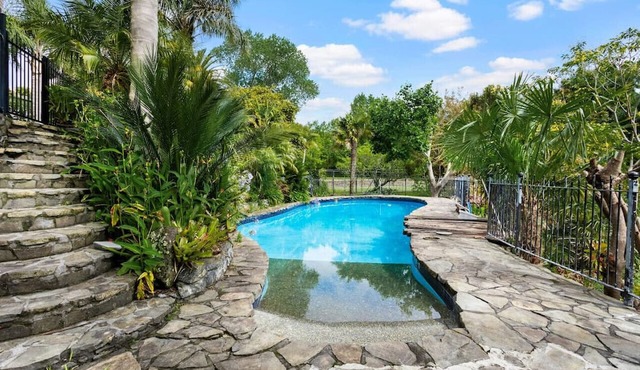Countryside Zen Estate with Sea views and Pool in Whitford