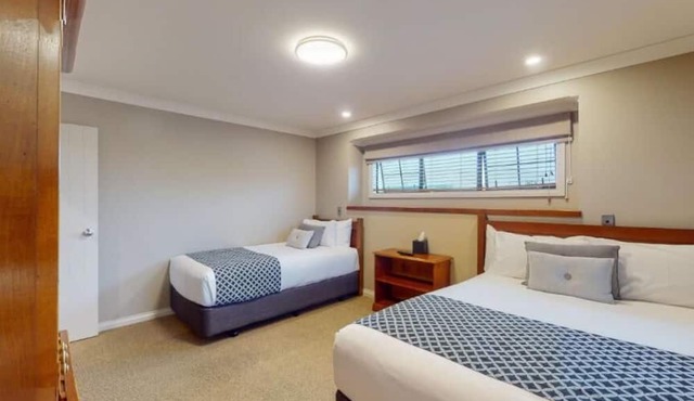 Quantum Lodge Motor Inn