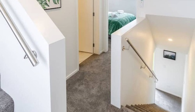 Upper Riccarton dream - 2 bed 2 bath w/carpark in Christchurch