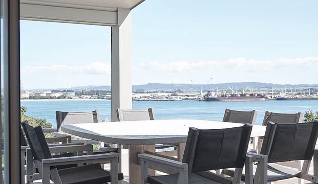 Cosy private oceanside retreat, fishing bolthole or family escape in Whangarei Heads
