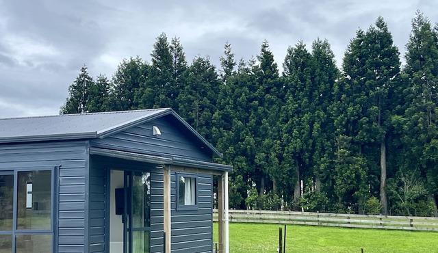 Lifestyle Living 'Gottage' Stay in Rural Setting in Oropi