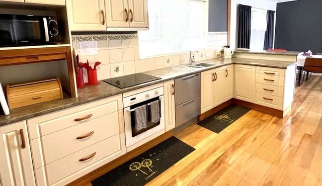7mins to the supermarket, tidy&lovely home like yours in Springfield in Rotorua