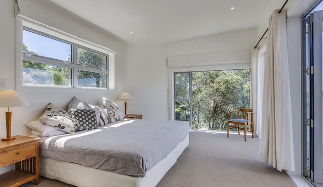 Absolute Beachfront Oneroa