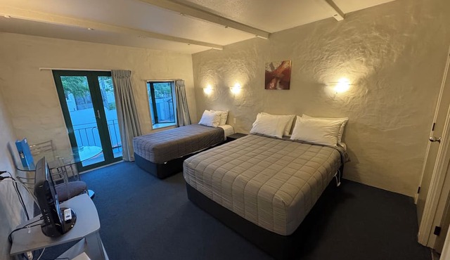 Parklane Motor Lodge