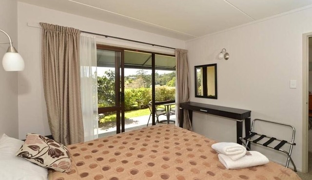Waterfalls Estate - Motel & Campground