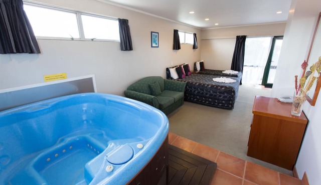 Gateway International Motel