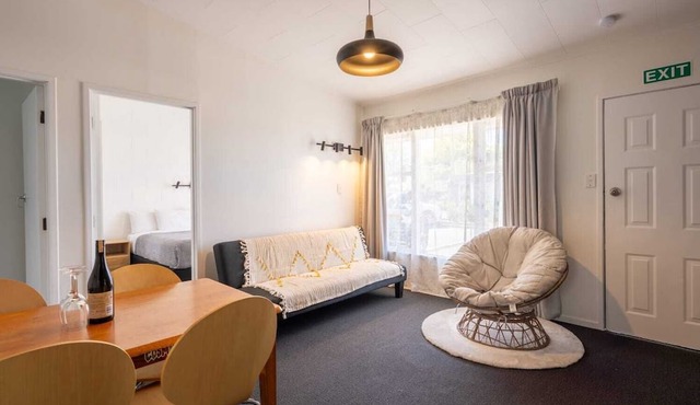 Frimley Lodge Motel