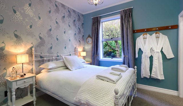 The Ferry Bed & Breakfast in Lower Shotover