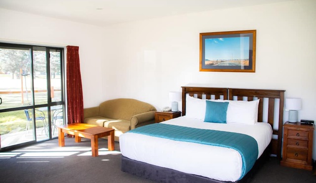 Carrick Lodge Motel in Cromwell