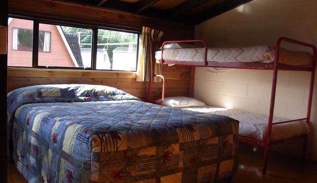 Ossies Motels and Chalets