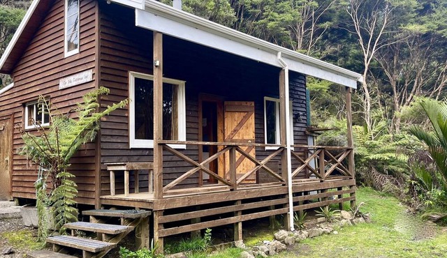 Eco Friendly Bush Cabin on a Scenic Rural Farm. Bush Cabin 1 in Colville