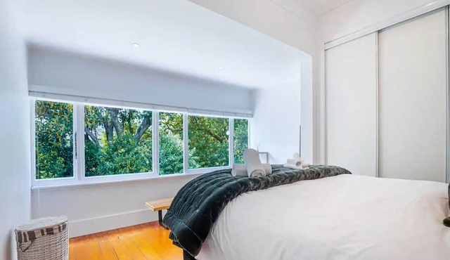 Sunny Two-Bedroom Villa in Auckland