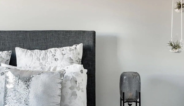 Deluxe, Modern Townhouse In Central Location - 3 Bedrooms All With Ensuite in Hamilton