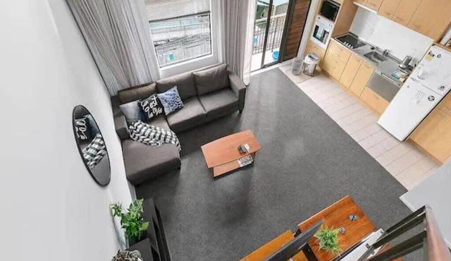 Roomy Loft with Free Parking by Zodiak Stays