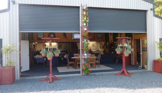 Waitotara Drive riverside garden retreat. in Waipapa