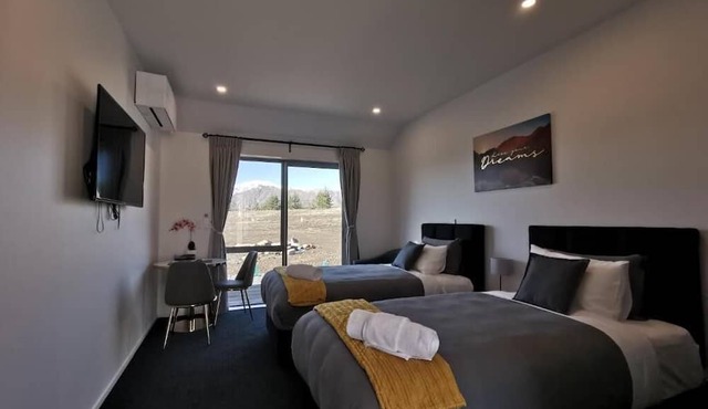 Skyrim Lodge in Lake Tekapo