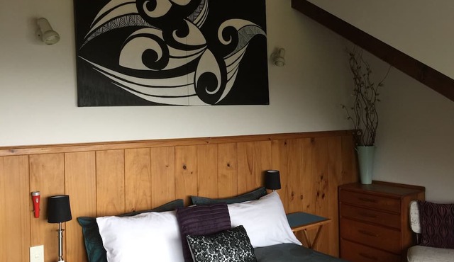 Grafton Cottage & Chalets