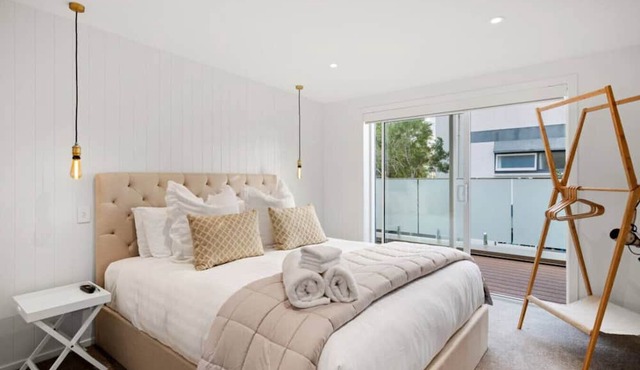 Luxury Apart, Seaviews & Balcony, Full Kitchen