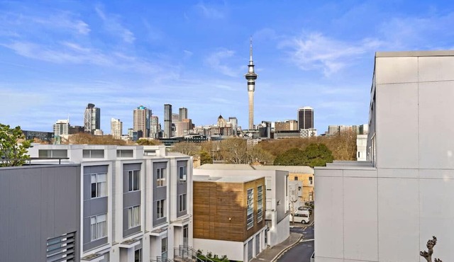 Victoria Park Haven w carpark, spa, pool and gym