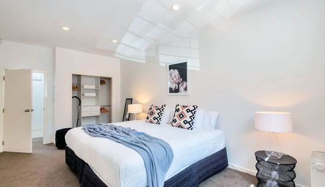 Eden`s Nest Apt near Westfield Newmarket