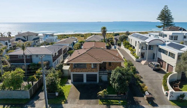 Magnificent sunrises, Oceanbeach & Sea Views in Mount Maunganui