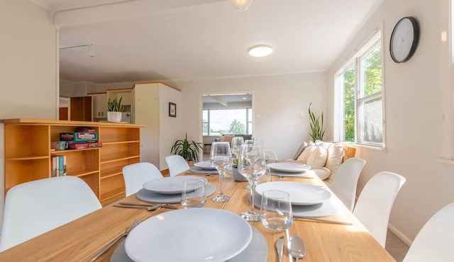 Redwoods Haven - Spa Pool, Sleeps 9 in Rotorua