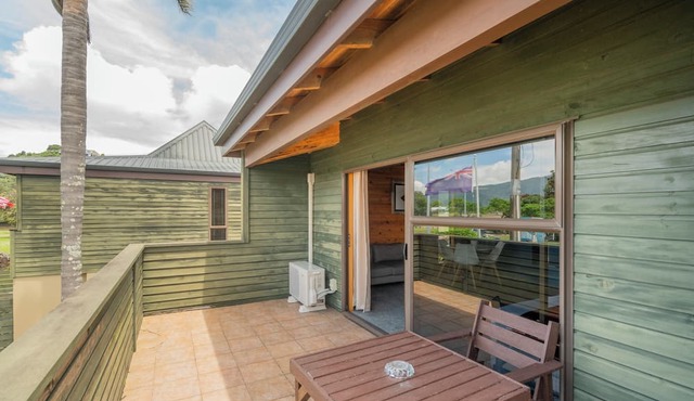 Pacific Harbour Villas in Tairua