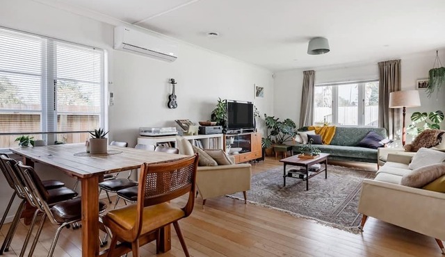 Comfortable mid century home in Otahuhu