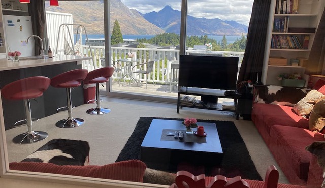 Rooftop garden, Lakeview, 5 mins walk to town in Queenstown Hill