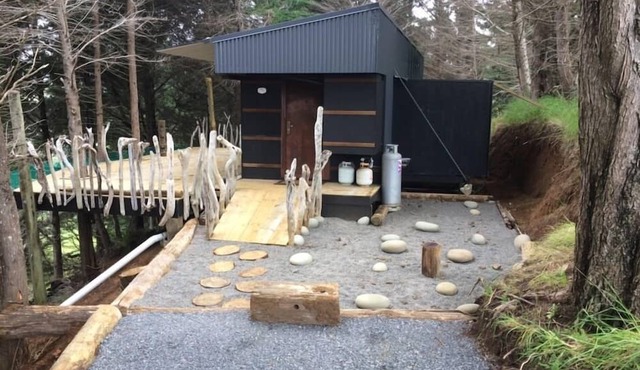 Detach from the rat race! Relaxing coastal retreat one hour from Auckland.