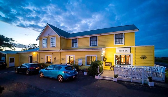 Romantic Rental with Wheelchair Access in Okato, Taranaki, New Zealand