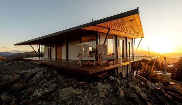 Breathtaking South Island Holiday Home Ideal as Luxury Accommodation, Nelson in Nelson