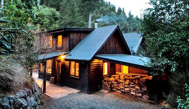 Unique Off-Grid Little River Accommodation Ideal for a South Island Getaway on the Banks Peninsula in Little River