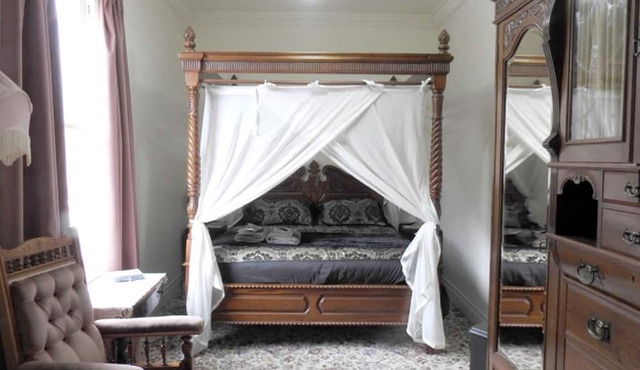 Cozy Vintage Getaway near Arthur's Pass in New Zealand in Otira