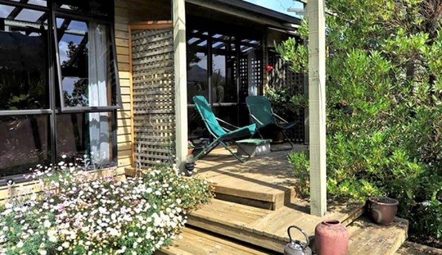 Modern Room Rental near Farewell Spit in Golden Bay, New Zealand in Collingwood