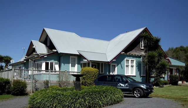 Couples' Vacation Rental with Breakfast Included on a Farm near Auckland, North Island in Auckland