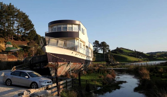 Superb Glamping Accommodation on a Historic Ship in the Waikato Region, North Island in Otorohanga