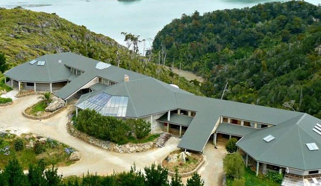 Sleek Holiday Accommodation for a Getaway in Collingswood, New Zealand in Collingwood