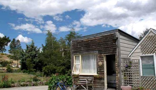 Lovely Glamping Getaway near Rock and Pillar Range in Picturesque Waipiata, New Zealand in Waipiata