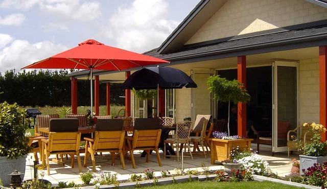 Comfortable Bed and Breakfast Accommodation with a Garden in Canterbury, New Zealand in Ashburton