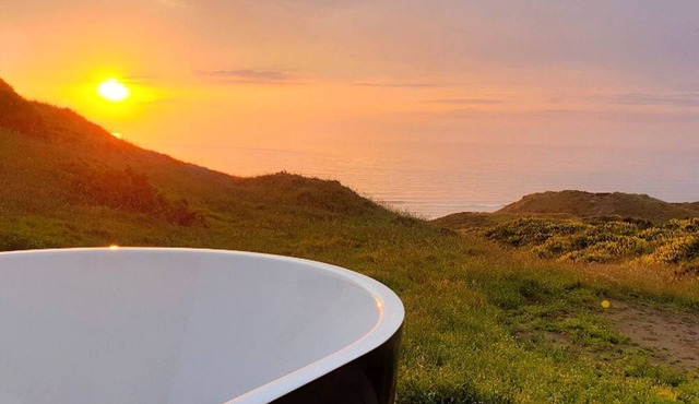 Picturesque Waiuku Accommodation with Amazing Views for Secluded Romantic Getaways, NZ in Otaua