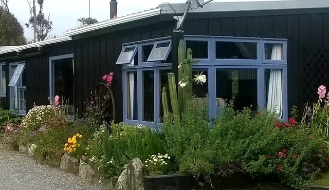 Gorgeous Getaway Cottage along the Coastline of Westport, New Zealand in Westport