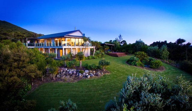 Deluxe Room with Amazing Views for a Romantic Holiday near Russell, New Zealand in Russell