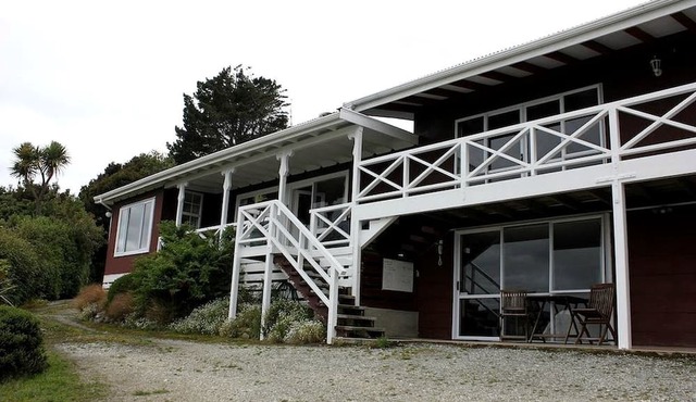 Quiet and Secluded Suite Rental with Bay Views in Waikawa, New Zealand in Waikawa