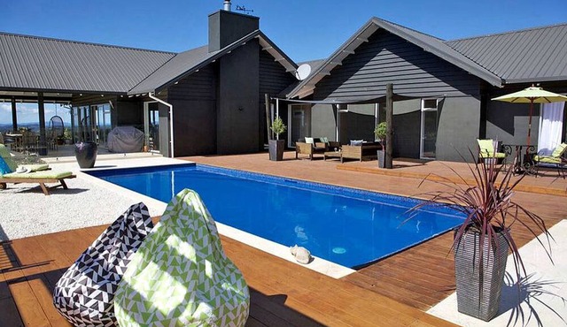 Luxury Vacation Accommodation for Four Guests near KeriKeri, North Island in Bay of Islands