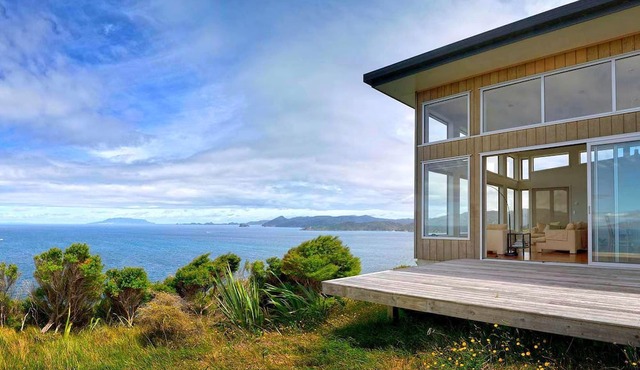 Clifftop Great Barrier Island Accommodation for a Secluded Getaway in Tryphena